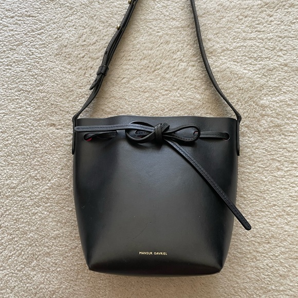 [SOLD] Mansur Gavriel mini mini bucket bag black leather red lining - Picture 4 of 14
